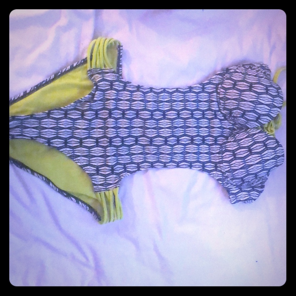 One-piece bathing suit